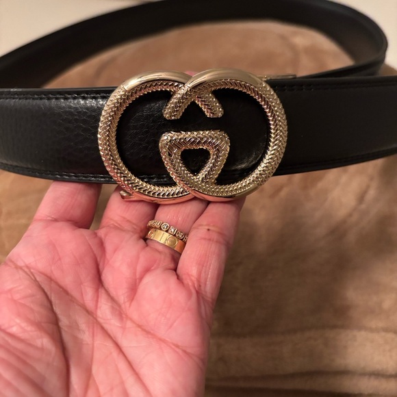 Beautiful Leather GG Belts Black and Gold - Picture 2 of 3